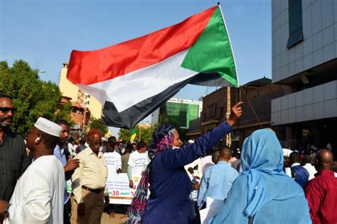 انسداد يلوح في أفق العملية الانتقالية في السودان اندبندنت عربية