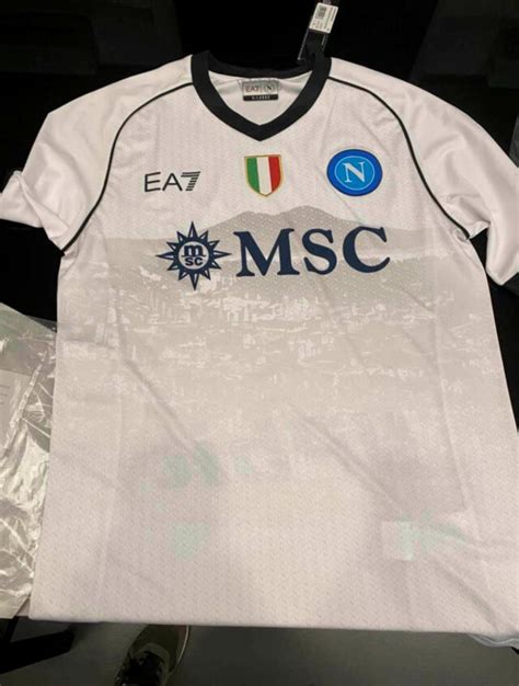 Camisas do Napoli 2023 2024 da EA7 são vazadas nas redes Mantos do