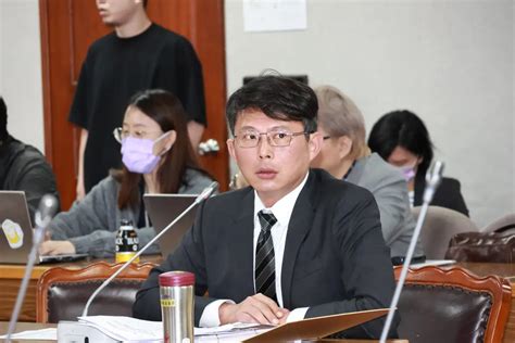 519上街警方禁擺攤 黃國昌怒批搞戒嚴！點名張榮興「跪下去舔」 政治快訊 要聞 Nownews今日新聞