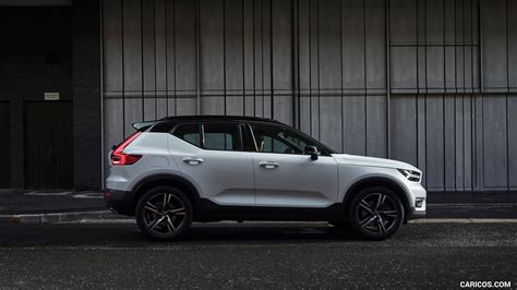 Volvo XC40 | 2020MY T5 Twin Engine Plug-In Hybrid (Color: Crystal White ...