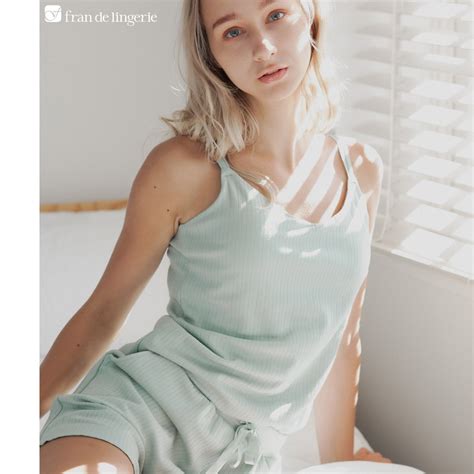 フランデランジェリー fran de lingerie つるんと心地いいリラックスウェアシンプルキャミ プリティプル ブラトップ キャミソール カップ付きキャミソール グリーン