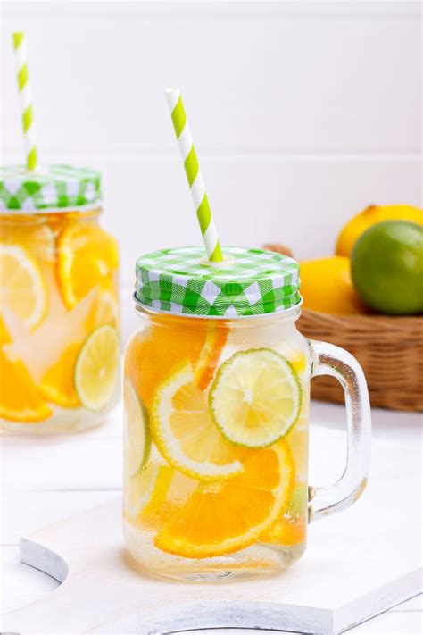Detox Water: Best Recipes For Body Cleanse - SOLANCHA