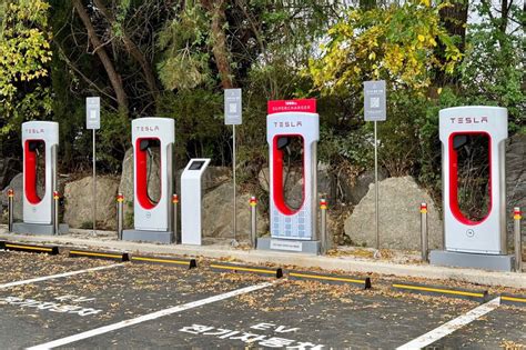 Tesla opens select Superchargers in South Korea for all EVs | electrive.com