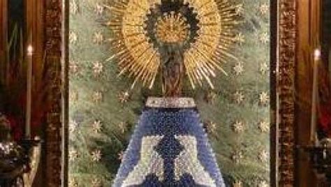 La Virgen Del Pilar Volver A Lucir El S Bado El Manto De Papel En