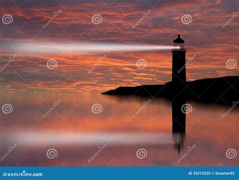 Haz Del Reflector Del Faro A Trav S Del Aire Marino En La Noche Imagen