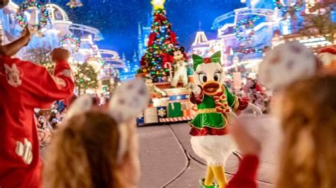 'Mickey’s Very Merry Christmas Party' 2023 Dates Announced for Walt ...