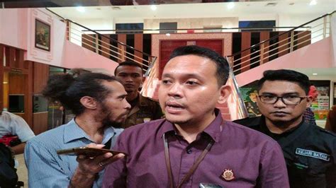 Mantan Kepala SMKN 1 Batam Hadirkan Saksi A De Charge Di Sidang Korupsi