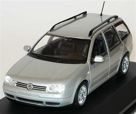 VW Golf IV Variant Silber Met Werbemodell Minichamps In Der 1zu87