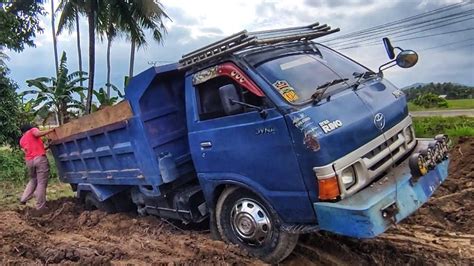 Dump Truk Toyota Dyna Ps Mobil Tongkang Jomplang Amblas Bongkar