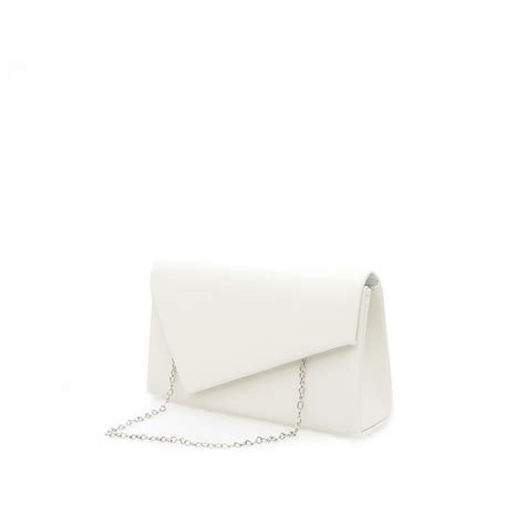 Τσάντα φάκελος nude δερματίνη με αλυσίδα με λοξό κούμπωμα Tsoukalas Shoes