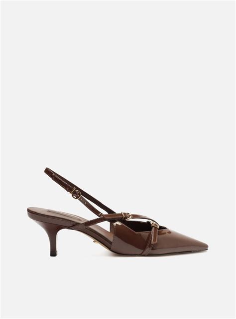 Scarpin Marrom Verniz Salto Médio Slingback Amélia Arezzo