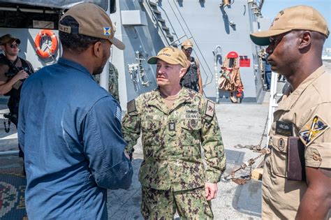 Dvids Images U S 5th Fleet Command Master Chief Recognizes Coast Guardsmen And Sailors