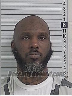 Recent Booking Mugshot For Jeffrey Oshaun Johnson In Bay County Florida