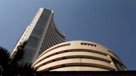 Sensex Tanks 398 Points Nifty Settles Below 16950 Bajaj Twins Drop