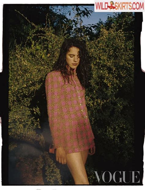 23 Hot Photos By Margaret Qualley