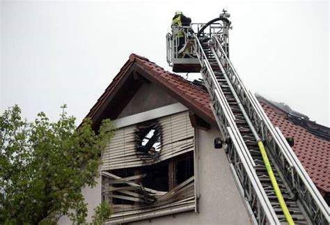 Mordkommission Ermittelt Nach Hausbrand Mit Zwei Toten Aus Aller Welt