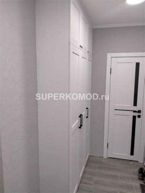 Высокий шкаф в прихожей купить на заказ в Барнауле