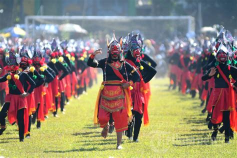 Gebyar Tari Topeng Bapang Malangan Diikuti Siswa Foto