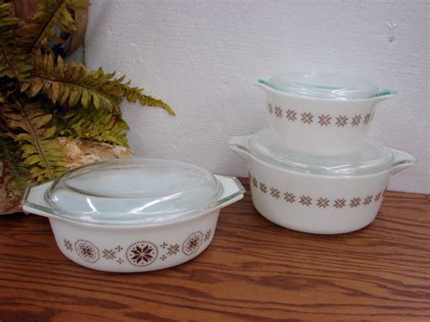 Vintage PYREX Town And Country Kitchen Cookware Accessories Casserole