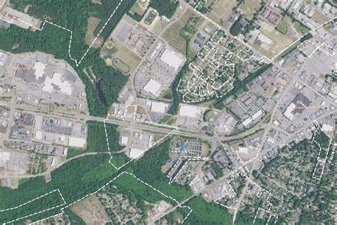 traffic incident at food lion parking lot near us 52 and eugene ...