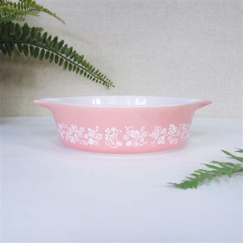 Vintage Pyrex Pink Gooseberry Casserole Dish And C Lid Pint