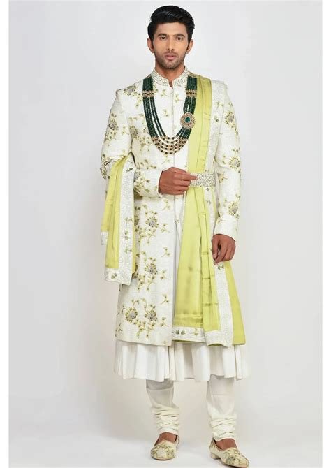 Arriba 38 Imagen Indian Groom Outfit Abzlocal Mx