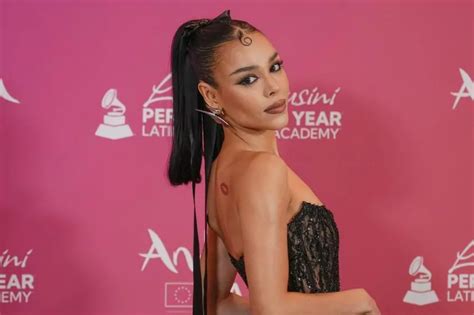 Qui N Es Danna Paola La Presentadora De Los Latin Grammy C Mo