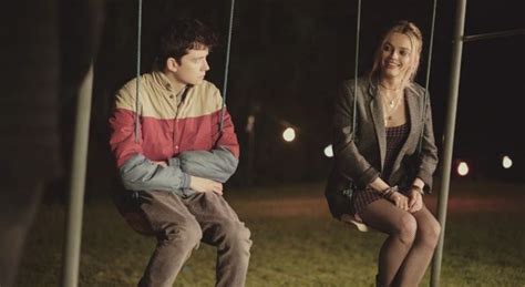 Sex Education saison 3 Otis et Maeve en couple Asa Butterfield répond cash