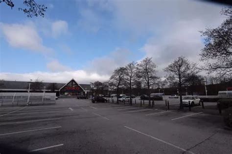 LIVE: Llandudno Junction Tesco shut after reports of 'flooding' in the store - North Wales Live