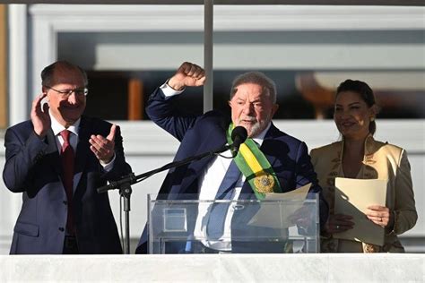 V Deo P Blico Entoa Sem Anistia Ap S Lula Citar Bolsonaro