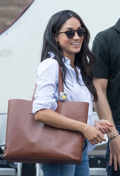 ‎meghan Markle Carrying An Everlane Day Market Tote Bag In Cognac