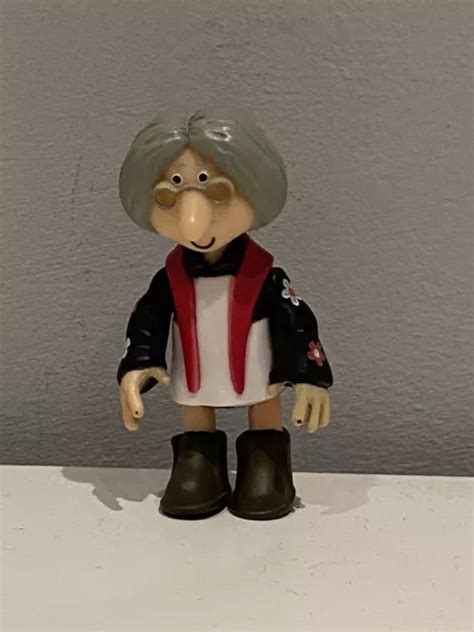 POSTMAN PAT Figures - Mrs Goggins - £6.99 - PicClick UK