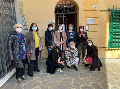 Marzo Santa Croce Sullarno Celebra L Impegno Delle Donne Durante La