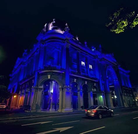 Lugares Ic Nicos De Guayaquil Se Iluminaron De Azul Por El D A Mundial