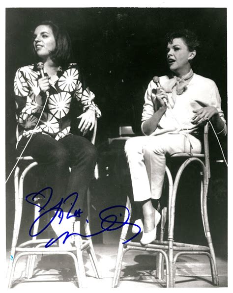 Liza Minnelli STEPPING OUT...: Liza Minnelli and mother Judy Garland on stage 1964