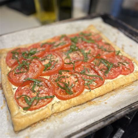 Tomato Tart With Puff Pastry Recipe