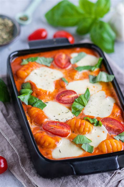 Gnocchi Auflauf Mit Tomatenso E Mozzarella Und Basilikum Meinestube