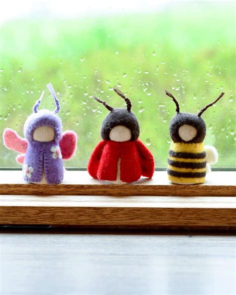 Bugs Peg Dolls Set Bee Ladybug And Butterfly Peg Dolls Doll Sets