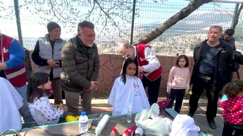 Gönüllü berberler Kahramanmaraşta depremzedelerle buluştu Gündem