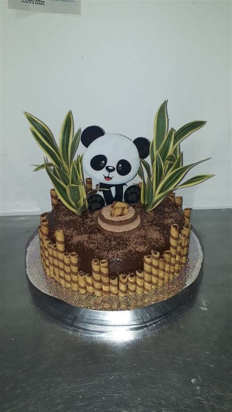 Torta de osito panda Bolos incríveis Festa de panda Docinhos de festa