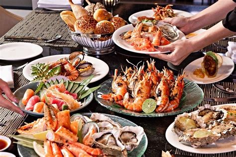 Tại sao đi ăn buffet nhân viên nhà hàng rất chăm chỉ dọn đĩa thừa cho ...