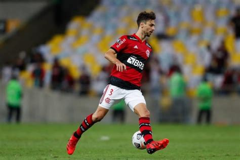 Entenda a situação de Rodrigo Caio no Flamengo