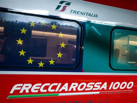 Treni Firenze Cammina Sui Binari Ritardi Di Oltre Minuti Tra Santa