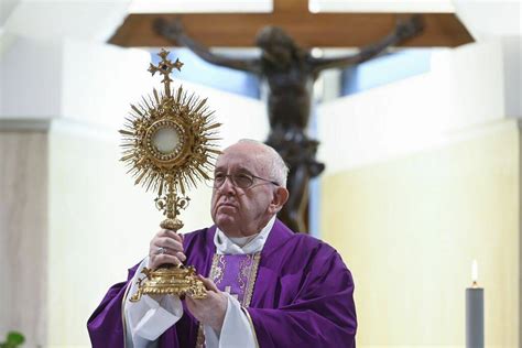 Papa Francesco Nel Giorno Di Pentecoste Lo Spirito Santo Ci Unisce