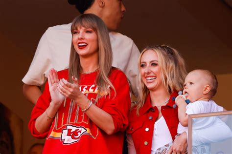 Video Of Taylor Swift Patrick Mahomes Wife Sparks Backlash Newsweek