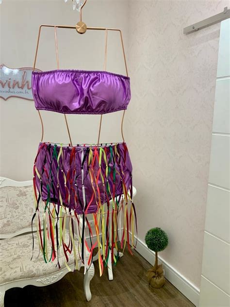 Top Cropped Metalizado Hot Pant Saia Colorida