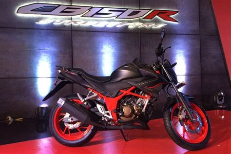 Tampilan Baru Honda CB150R StreetFire Dan Design Komplit Harga Special