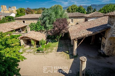 Vente Domaine historique proche de Valence à BESAYES 400 m2 Espaces