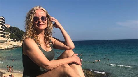 Moderatorin Katja Burkard Zeigt Sich Freiz Gig Im Bikini Sexiz Pix