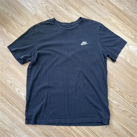 Nike Men's Black T-shirt | Depop